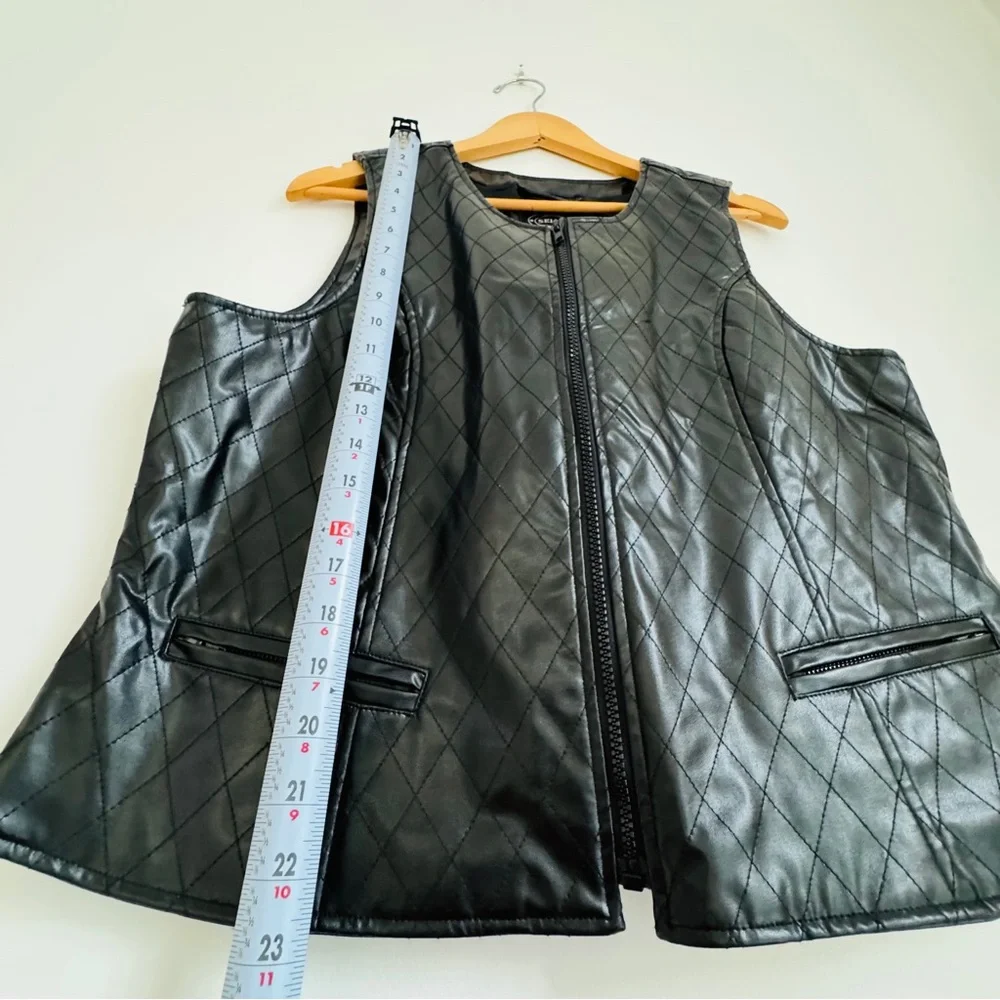 Edgy Black Quilted‎ Faux Leather Zip Up Vest Selene Sport Size XL